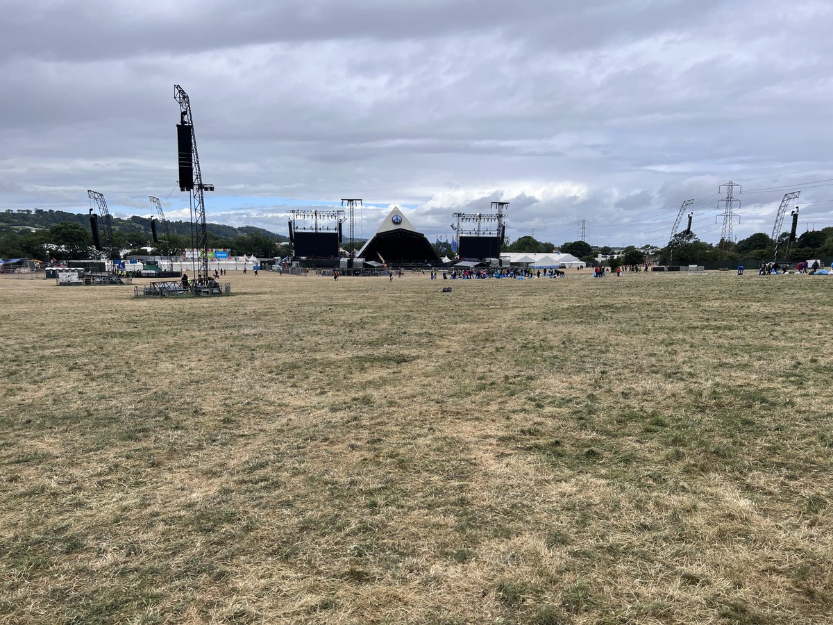 GlastoLive's tweet photo. The litter pickers have already been doing an amazing job. https://t.co/wbrejrqnPq