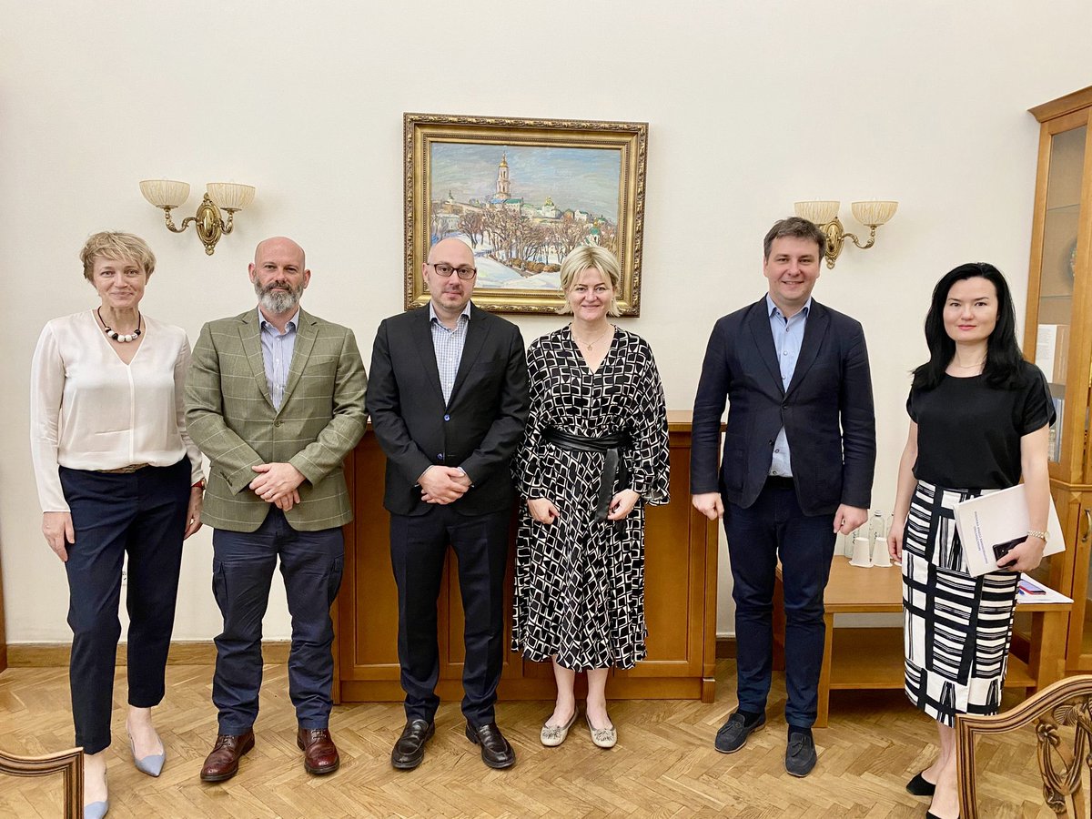Great meeting with <a href="/MFA_Ukraine/">MFA of Ukraine 🇺🇦</a>, discussing <a href="/WFP/">World Food Programme</a> support to 3m citizens this month, hearing appreciation for the cash program scale-up &amp; agreeing on the need to find means to mitigate the global food security impact of this war - by enabling food exports! 1/2