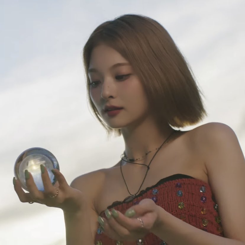 nakko__tiny's tweet photo. #fromis_9  #Stay_This_Way  #fromis_9_Stay_This_Way #올여름_프롬이와_스테이디스웨이 #Nagyung <3 https://t.co/DzPGxTK66H
