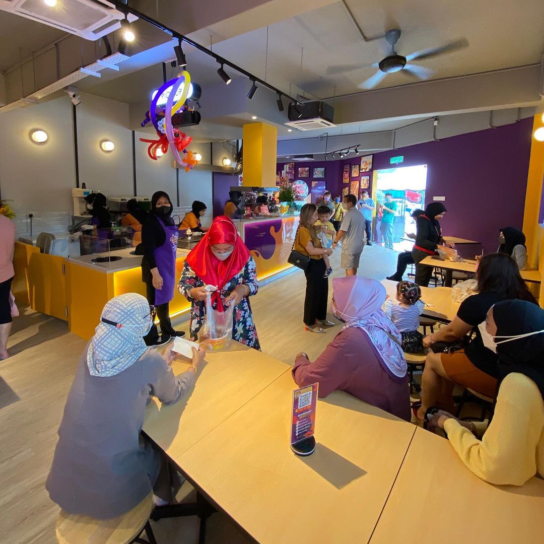 mylaksamy's tweet image. Savour the #TasteOfUnity in our sparkling and vibrant outlet. Visit us today and capture your YUM moments and tag us on social media!  

No. 1, Kedai Kampung Atas, Padang Matsirat, 07100 Langkawi, Kedah. (Beside Mr.DIY)

(2/3)