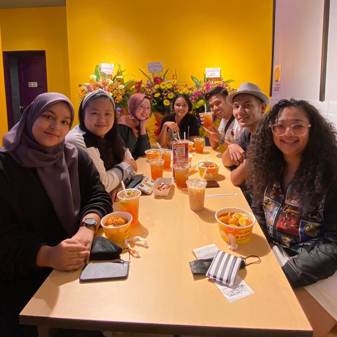 mylaksamy's tweet image. Savour the #TasteOfUnity in our sparkling and vibrant outlet. Visit us today and capture your YUM moments and tag us on social media!  

No. 1, Kedai Kampung Atas, Padang Matsirat, 07100 Langkawi, Kedah. (Beside Mr.DIY)

(2/3)