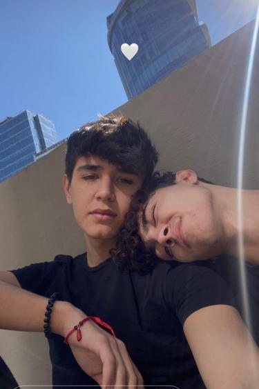 SirleyGonzlez4's tweet photo. Buenos días les deseo un maravilloso lunes y una excelente semana @Saamuellopez @Osstev_ #SAMTEV 😍😍 https://t.co/zlRsMKQIR0