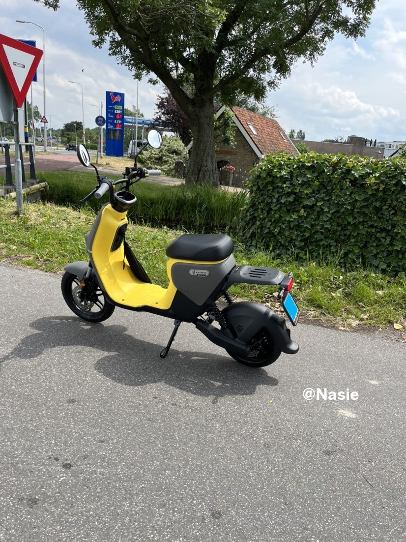 SegwayMotors's tweet photo. When it comes to lightweight and compact electric mopeds, the Segway B110S is certainly a good choice. Thanks #Segway eScooter family #Nasie to share the moments of B110S. βJust had my first tour on the Segway B110S. Was amazing!β
#BeSmartRideOn #ElectricScooter #ElectricMoped https://t.co/XSSAKEUpOf