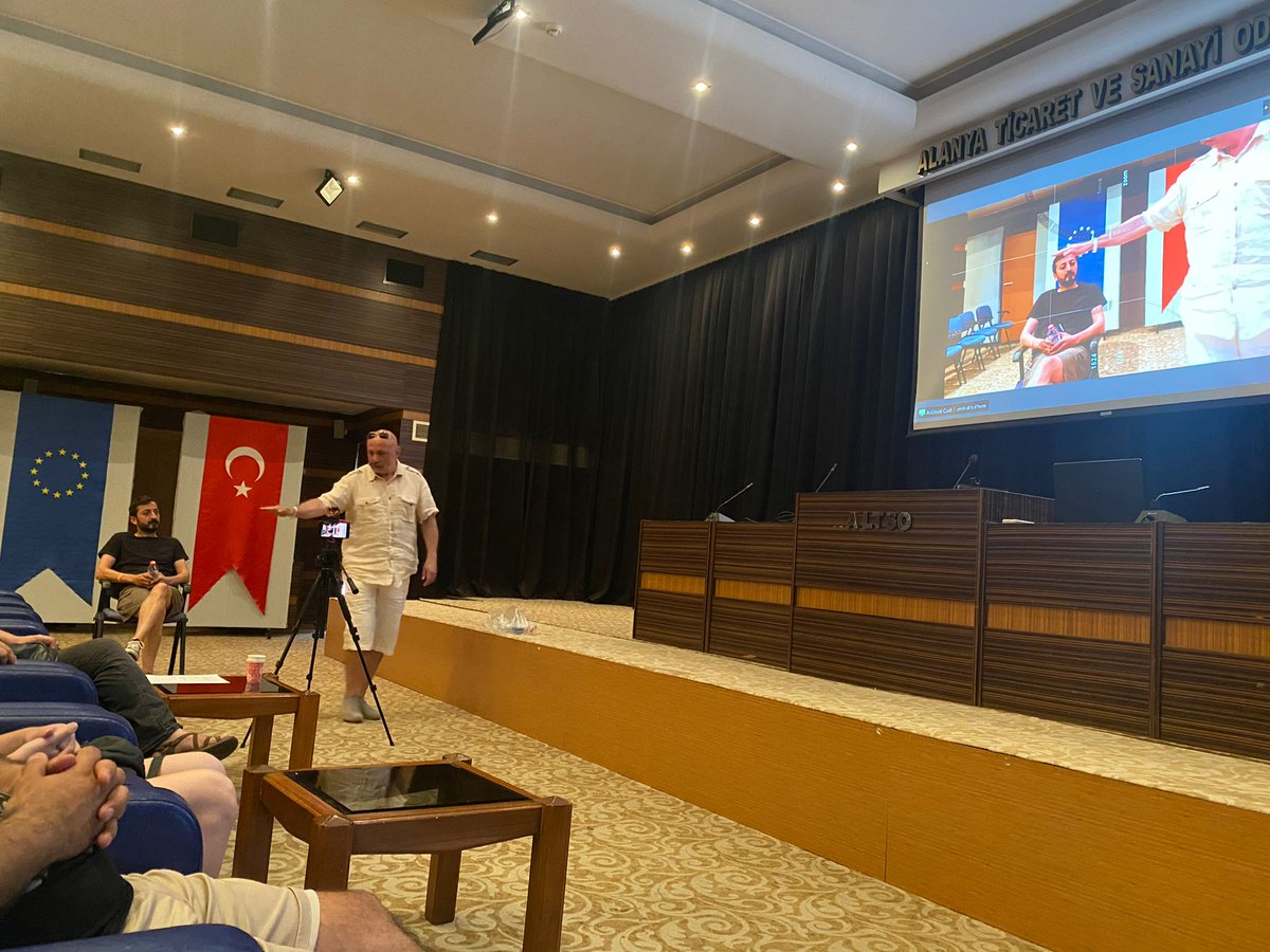 #buralıbelgeseller gösterim ve etkinlikleri, Alanya ile sona erdi. Burada, Yasin Ali Türkeri tarafından gerçekleştirilen "Mobil Araçlarla Belgesel Sinemada Hikaye Anlatıcılığı" atölyelerinde katılımcıların heyecanı çok güzeldi.