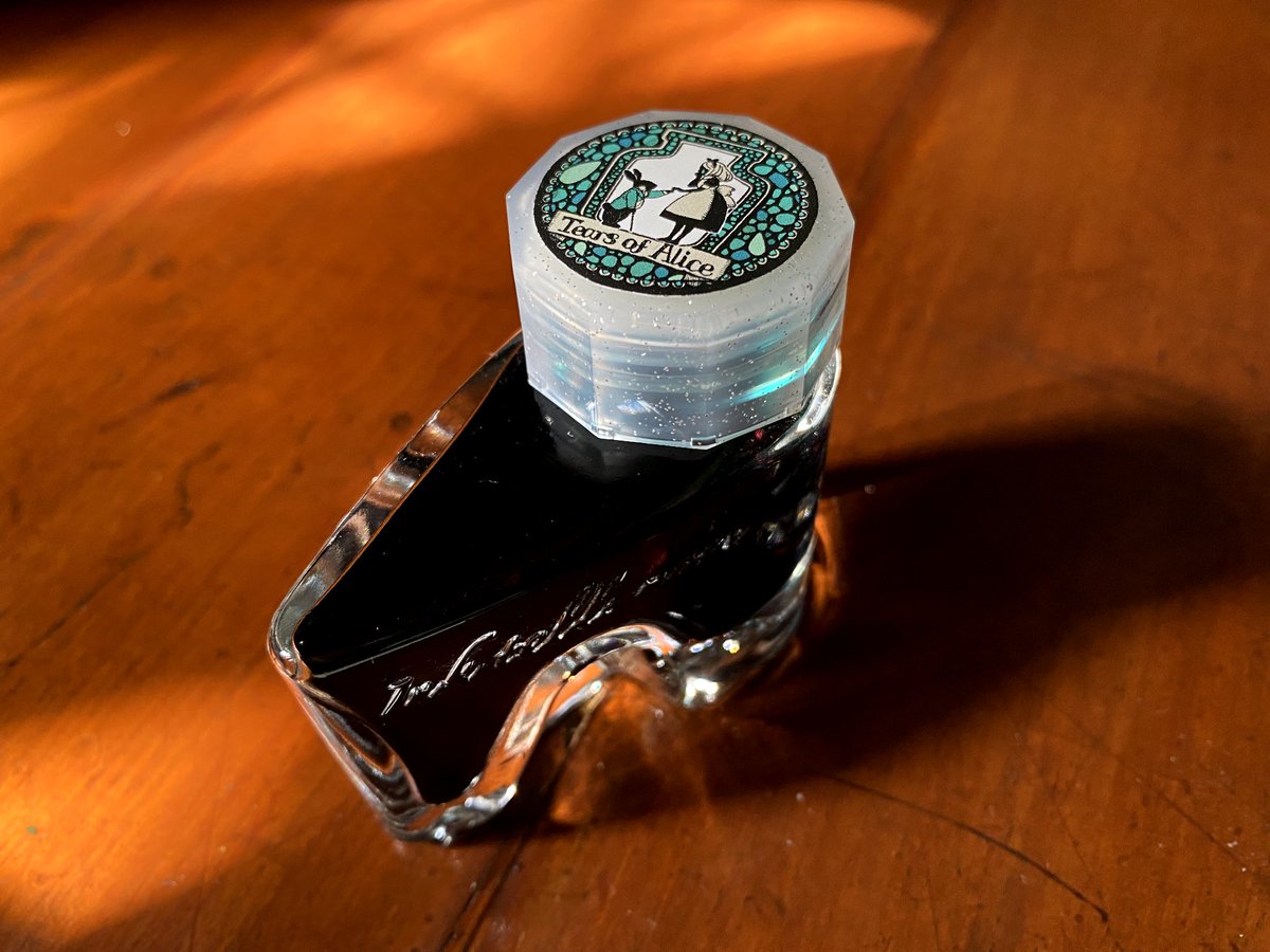 43_crash's tweet image. So I inked my Mikkaibii pen with #Bungubox "Tears of Alice", thanks (always 🥰) to @followerno65 rec. I wanted an ink that has same hue as Sailor Neptune's stunning hair in this #SailorMoon illustration I *love. It is *perfect with this pen 😚♥️

#Writing The Sea by Kahlil Gibran