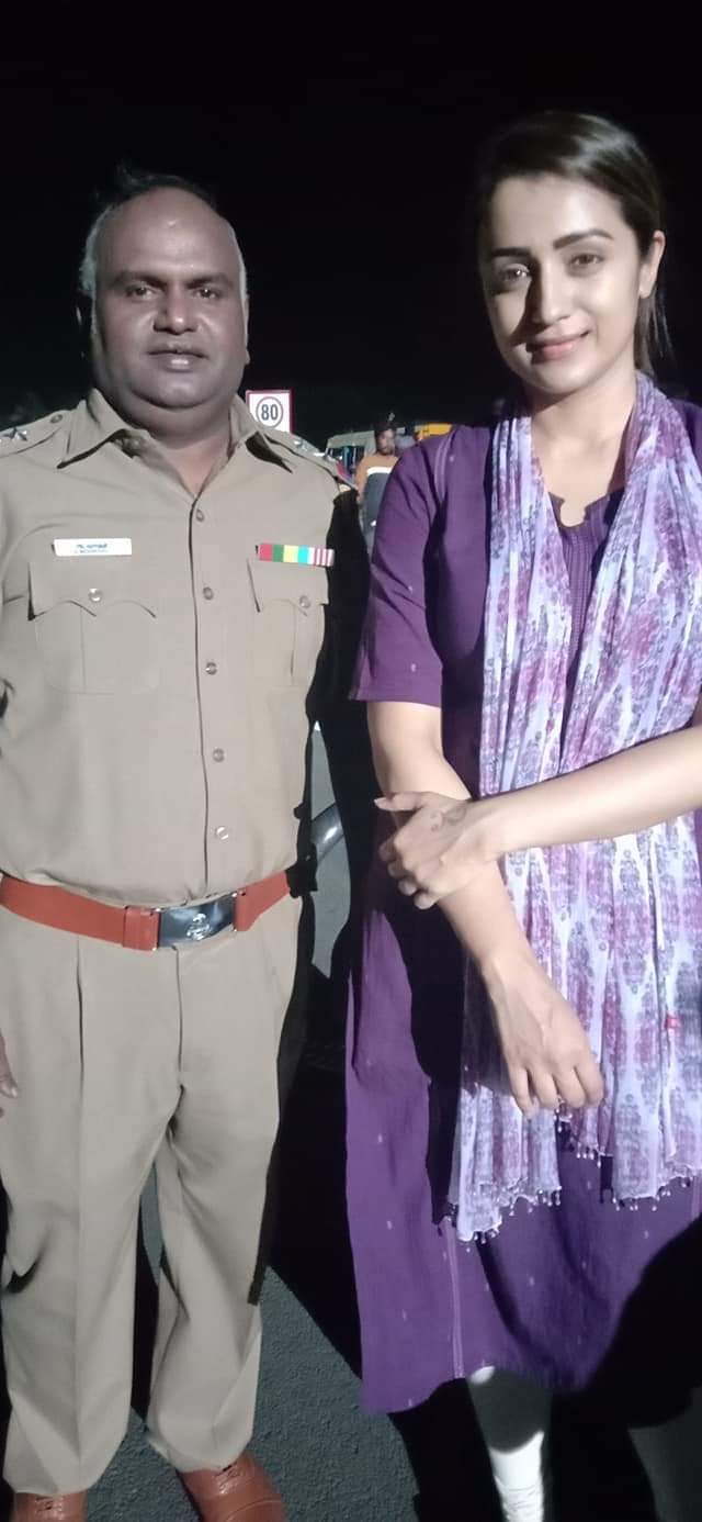 FWPGgozaQAAyW9h?format=jpg&name=large