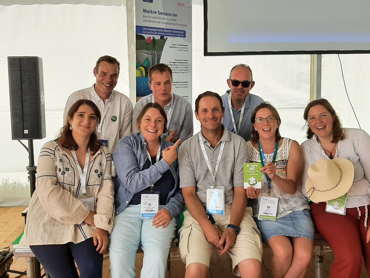 NatDedieu's tweet photo. @Fragritwittos 5 ans de #tweetaperos, ça fait beaucoup de 🍻🍻🍻🍻🍻🍻🍻🍻
🙏Merci à ts les stands qui nous accueillent sur chaque salon pr permettre ces retrouvailles!
On ne louperait ça pr rien au monde sauf quand on se trompe de lieu de rdv
poke @GuyotVincent02 à #LinOvation https://t.co/Srrmfgni5Z