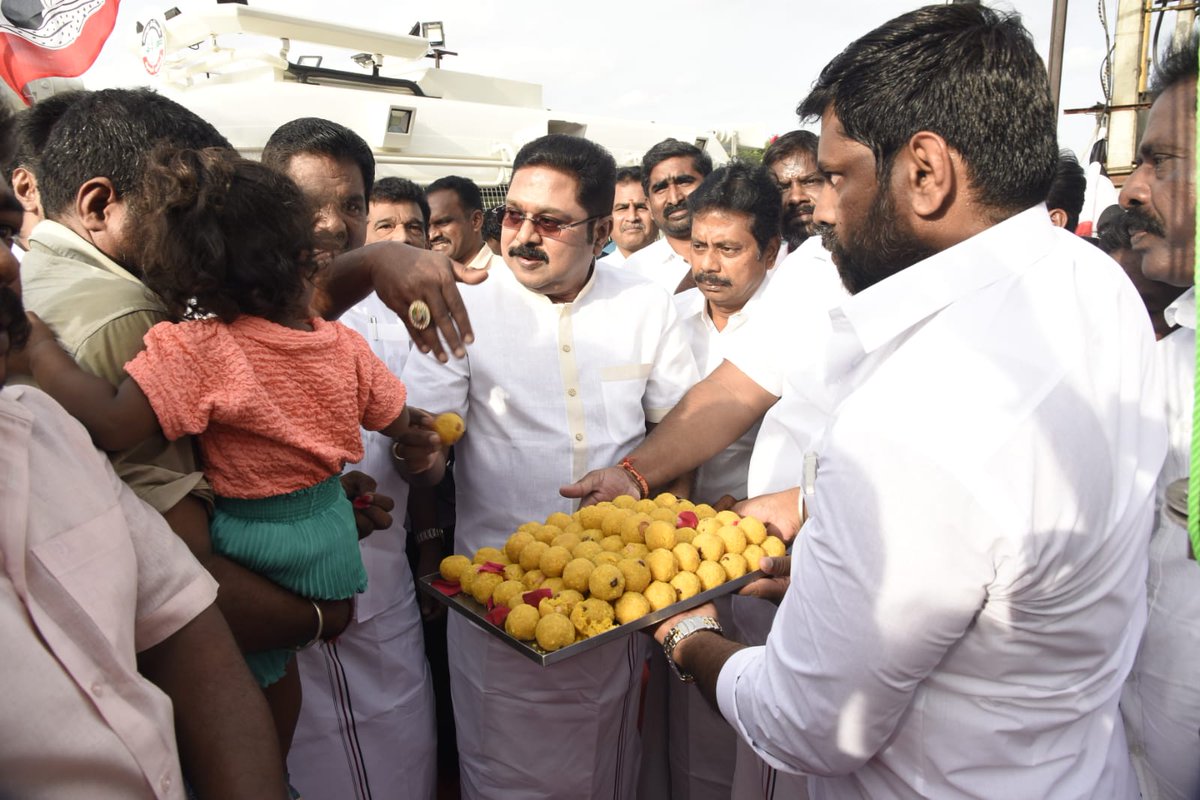 #அமமுக பொதுச்செயலாளர் திராவிடத்தலைவர் மக்கள் செல்வர் திரு. <a href="/TTVDhinakaran/">TTV Dhinakaran</a> அவர்கள் #அமமுக கொடியை ஏற்றிவைத்து இனிப்புகள் வழங்கினார் .

#AMMK #AMMKpartyMeeting #VoiceforAMMK  #Thiruvallur #Tamilnadu  #திருவள்ளூர்   #TTVDhinakaran