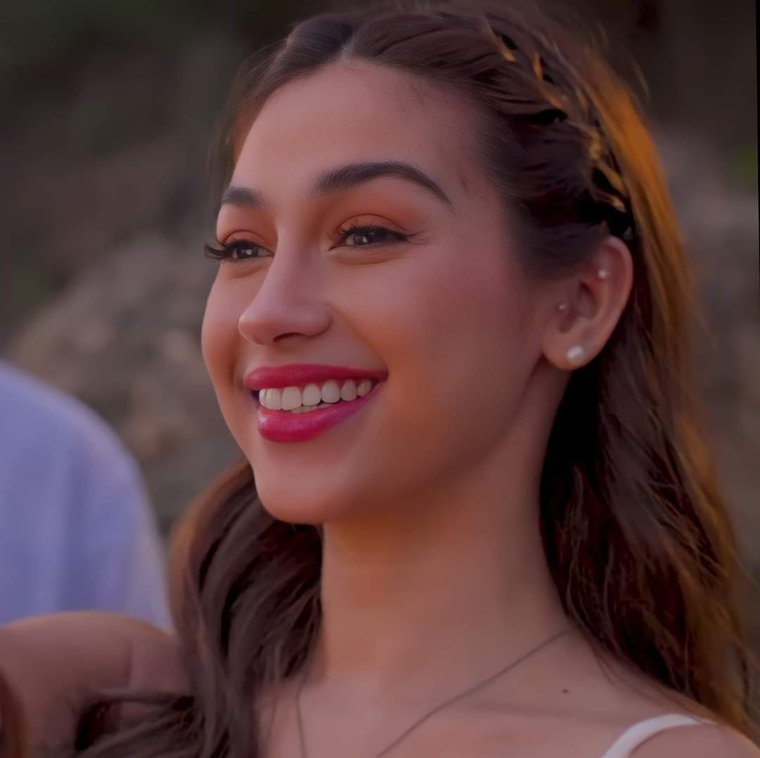 masterchiiiee's tweet photo. ang ganda ng smile mo Jo
@ZeinabHarake11 
https://t.co/JcF4IFaFuD

#OhJoMV https://t.co/ST5mbmiOgu