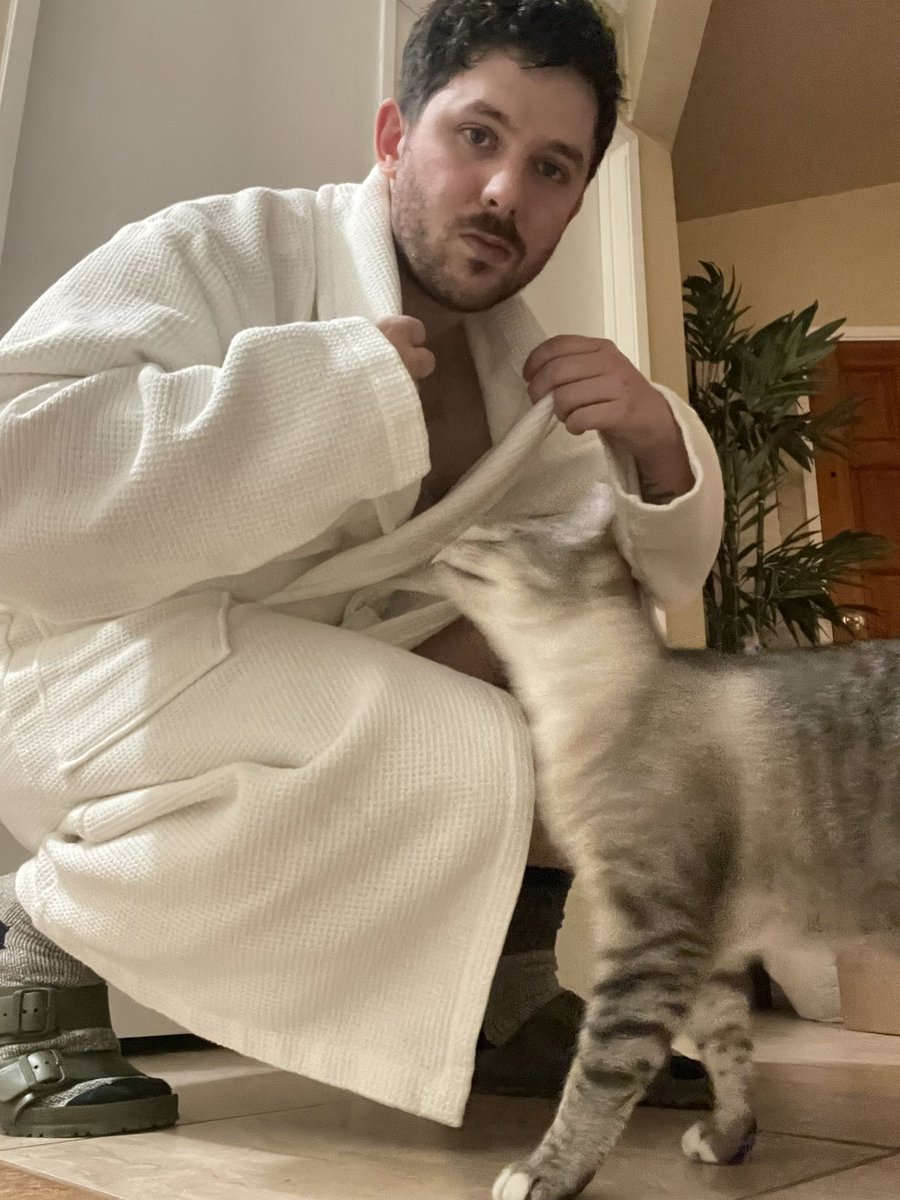 never been a robe guy before, feel like I’m relaxing for the first time