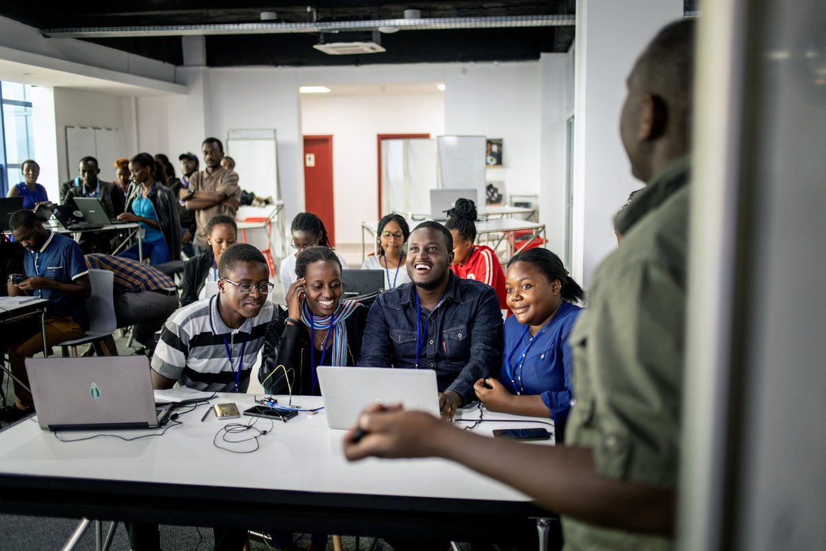 It's #MSMEDay! The #AfCFTA laid the basis to boost digital transformation &amp; e-commerce in East Africa. Via the "Panafrican e-Commerce Initiative" we support EAC in improving framework conditions for SMEs to participate in cross-border digital trade.📘more👉🏾eacgermany.org/sector/customs…