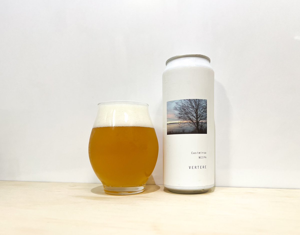 tomodutch's tweet photo. Casimiroa
New England IPA
VERTERE (奥多摩)
Canning 06/08/2022
ぶどう、桃、オレンジなど、いろいろ交差する複雑なアロマとフレーバー。ほんのり甘みがありジューシーな飲み口でホップの苦味は控え��。飲み応えしっかり。
#vertere
#beervolta https://t.co/eX4JBufn62