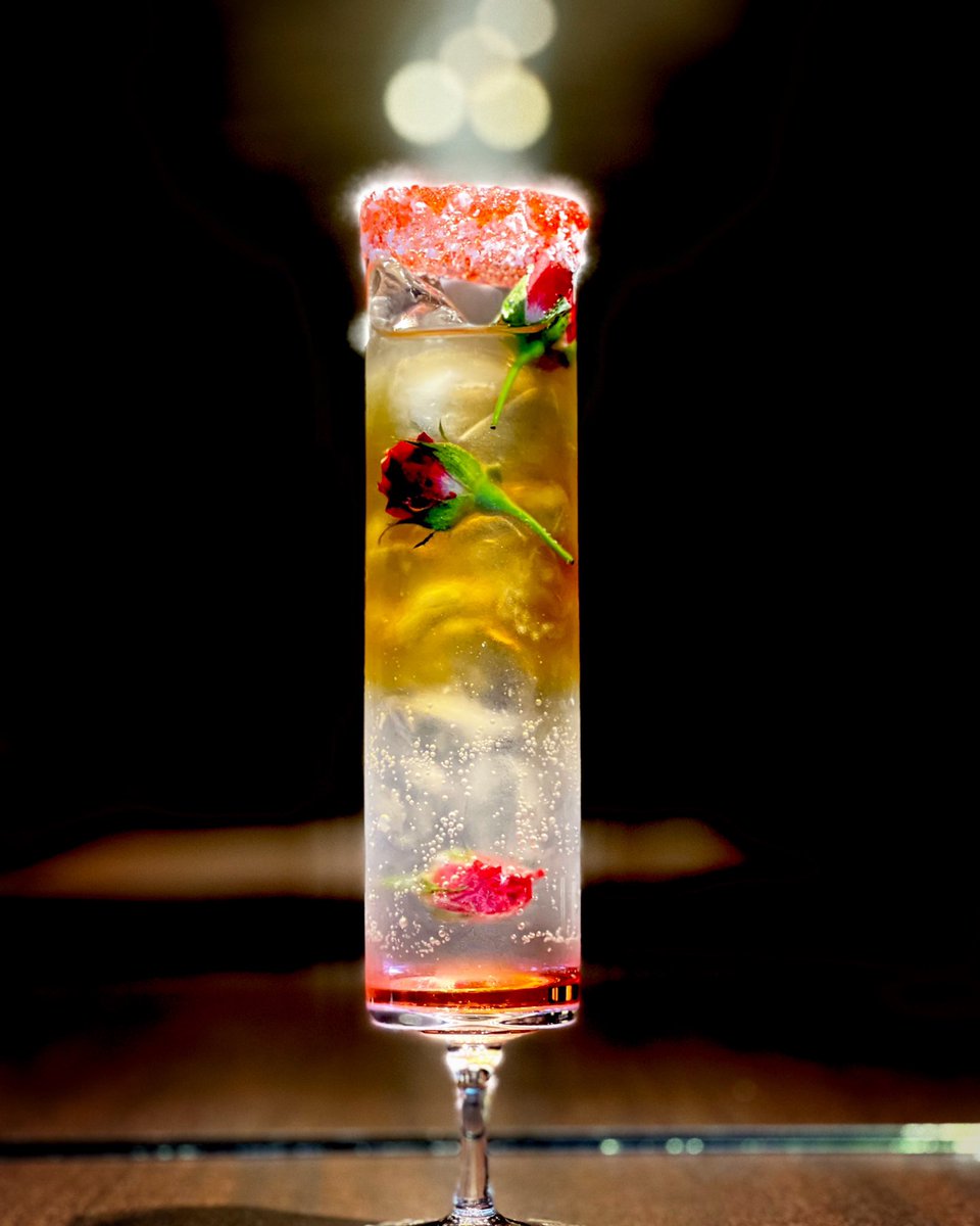 PJB_REVOLVER's tweet photo. PJB Original Cocktail 
LOVER’S DAY

紅いベルローズと香りをヴェルガモット＆アールグレイで包み込んだラグジュアリーな大人のカクテル⚜️6月30日迄のご提供となります🎩

#pjb #personaljesusbar #cocktails #originalcocktail #rosecocktail #rose https://t.co/2GzauJi1Zd