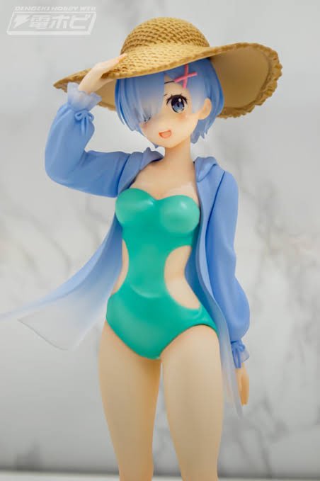 新しく出たレムのプライズフィギュアなんというか水着が凄くえっちで良いと思います感謝します🙏 