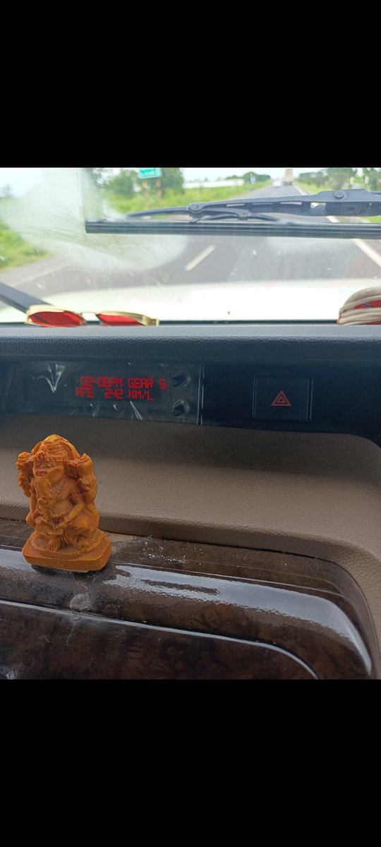 siddarthkatara's tweet photo. @anandmahindra My Driving  Supar Average Mileage.
My Bolero.- 24.2 KM/L
My Scorpio.- 19.9KM/L
Thanks Mahindra
*Sarpanch*
*Sidharth Katara*
Gram Panchayat Achnara.
Pratapgarh {Raj.} https://t.co/WjdYtkJJ1u