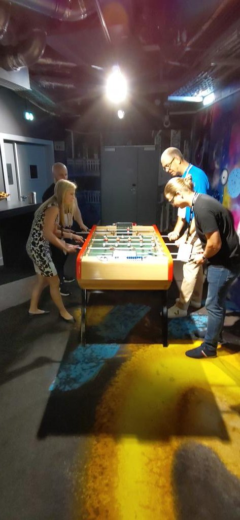 Échauffement de l'équipe <a href="/Neo4jFr/">Neo4j France</a> pour le #graphsummit de Paris