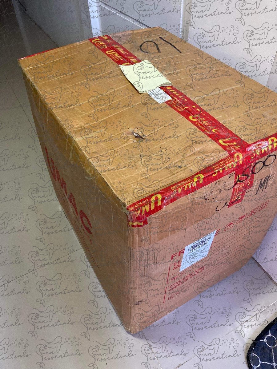 fanessentialsph's tweet photo. ☁️ [#FEPHUpdates] 270622  

• Box 18 just arrived in our PH Address. Will sort items inside as soon as keri. Kindly wait for our dms for the arrival pics ~ https://t.co/gQwcVDhILY