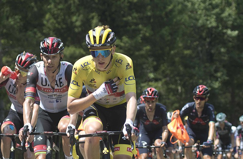 tplblog's tweet photo. Jumbo must isolate Pogacar. How can they do that with half the team geared towards Van Aert? Can't see anybody unseating Pogacar. And can't see anybody taking 2nd and 3rd from Roglic and Vingegaard. #TDF2022 #tourdefrance

https://t.co/baFzCJQP1L https://t.co/vyNktoeoaL