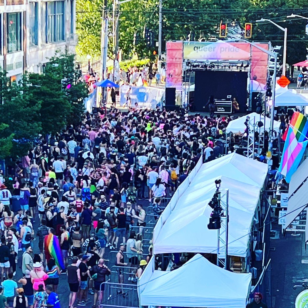 jasonbrotman's tweet photo. After almost 3 years, we braved 90 degree temps & huge crowds in order to celebrate with our chosen family & friends again. So proud of my fellow producers & artists for pulling off a pride to remember. Weโre back baby! #seattlepride #seattlepridefest @AdoreDelano @monetxchange https://t.co/l0GdFgG5WW