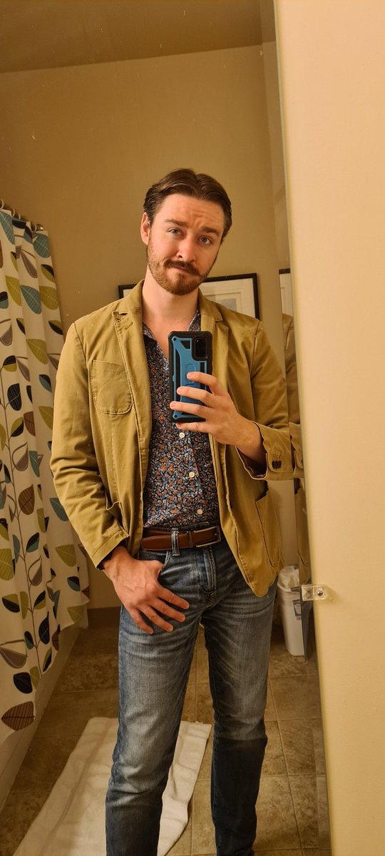 FncyMan's tweet photo. It's no riding set with jodhpurs, but you have to dress nice for #BelindasDirty30 https://t.co/UXGAPPTyAd