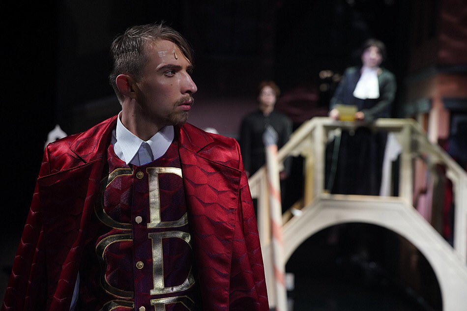 Er zijn al meer dan 15.000 kaarten verkocht voor de koopman van Venetië. Vrijdag en zaterdag spelen we try-outs.