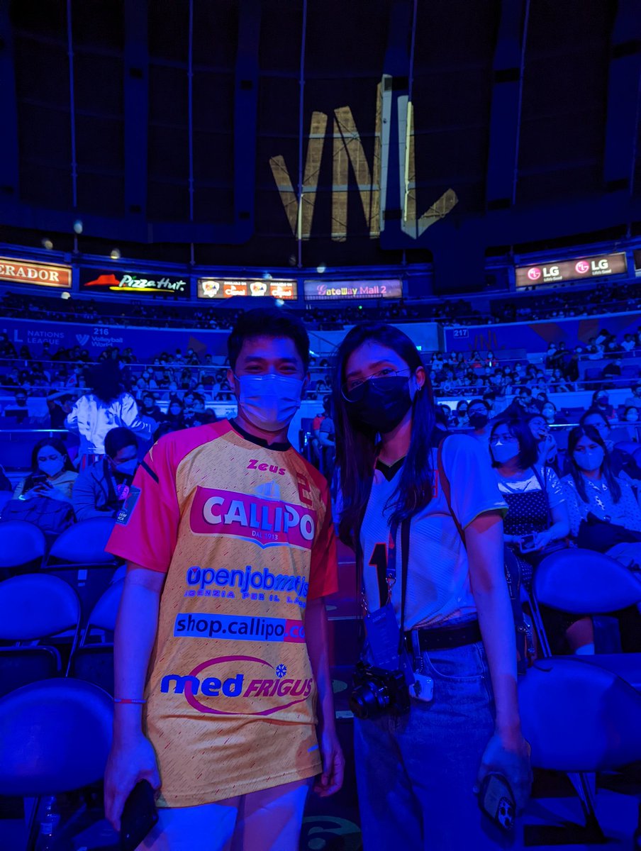 anchetapao's tweet photo. Nice meeting you yesterday MJ! Have a safe trip back to JPN!!
@MagandangHapon 

pareho pa tayo naka Yuji jersey hahaha hi @volleyball1301 https://t.co/huNSTz8gba