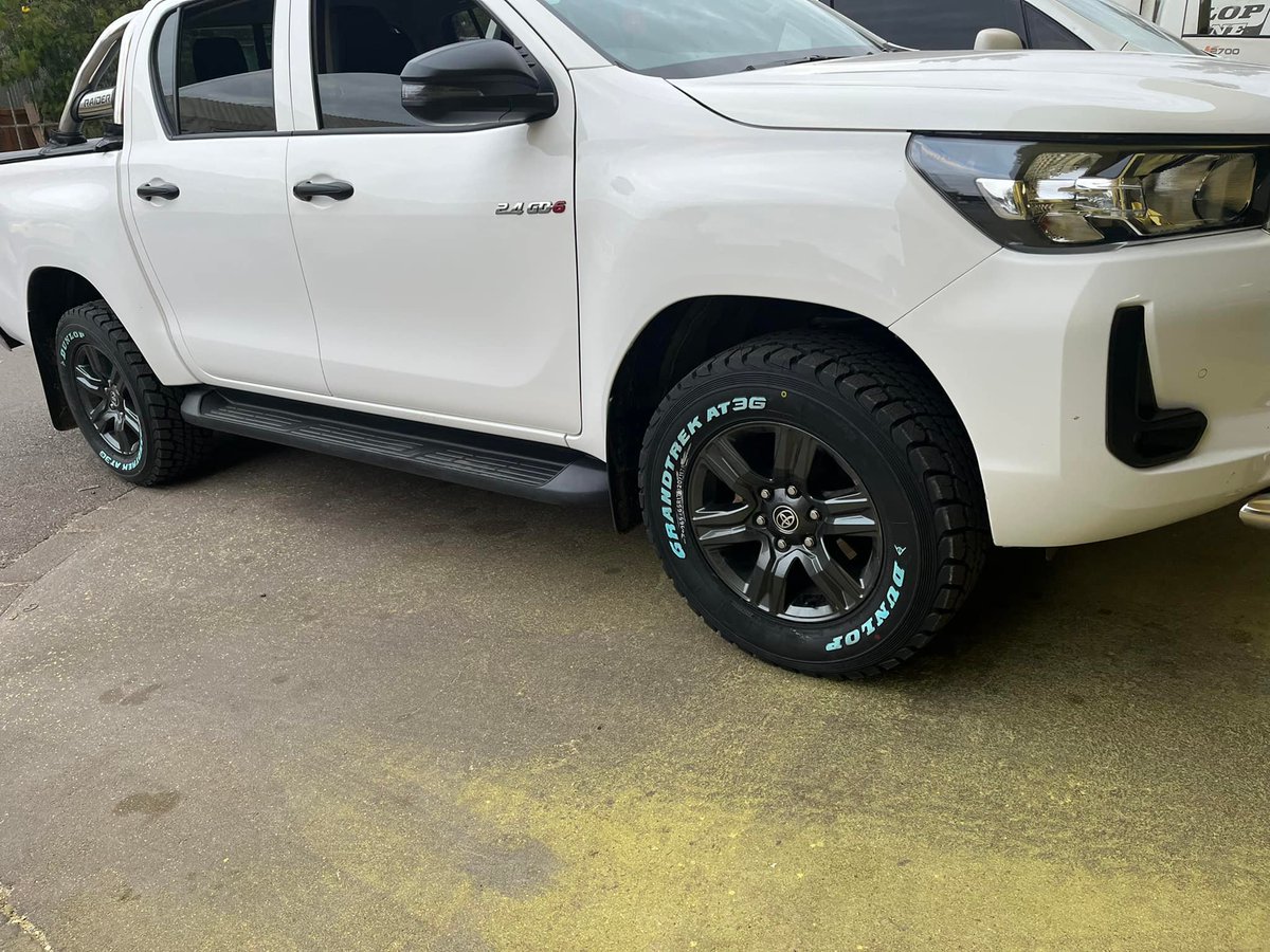 DunlopZone_BW's tweet photo. Another happy customer fitted their GD6 with Dunlop Grandtrek AT3G 265/65R17 at our G-West Industrial branch. Visit us to fit yours today! Tel: 3974399
#Dunlop #DunlopZone #dunloptires https://t.co/9heF6anMrc