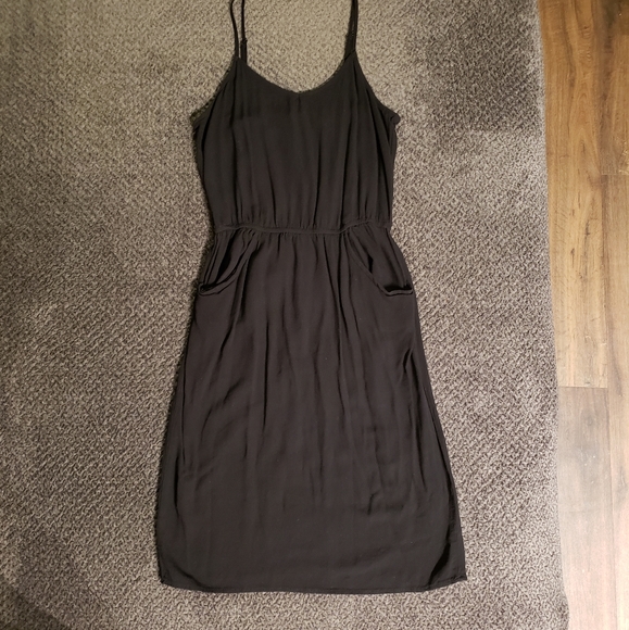 Nevada_Reseller's tweet photo. So good I had to share! Check out all the items I'm loving on @Poshmarkapp from @sublime_pearl @ArbitraryBasil #poshmark #fashion #style #shopmycloset #comfortview #versace #forever21: https://t.co/CI7jEVFiJt https://t.co/OcHwnwzfOi