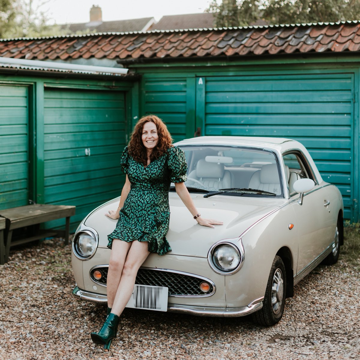 Are you thinking of a career change? It’s never too late and never the wrong time to make the switch. Up until my late 30s, I worked in fashion. Upholstery came to me later in life. I hope this Monday morning you have the confidence to go for it!