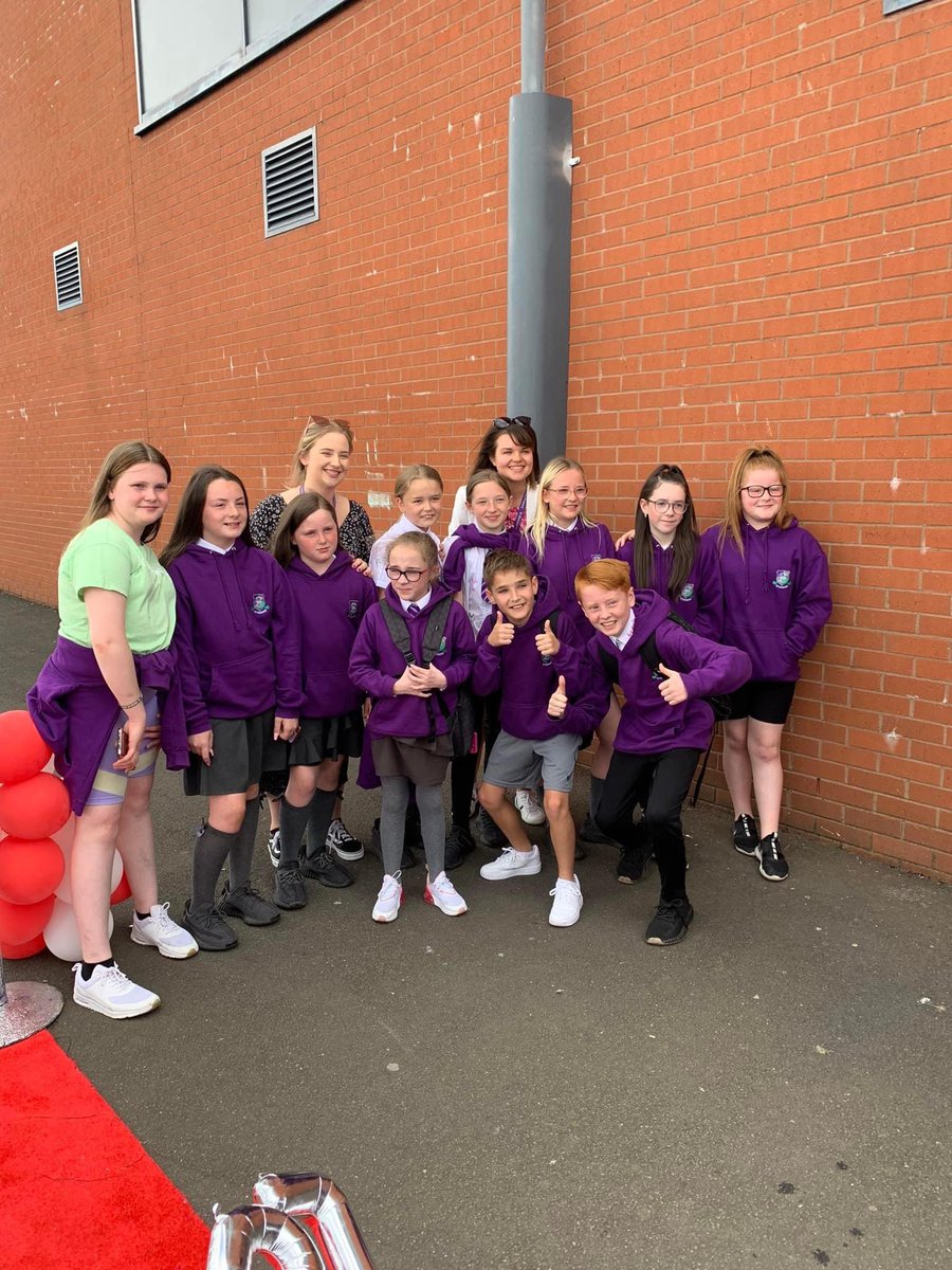 fernreaderX's tweet image. Primary 1-7, super proud of this girl always be you never change!  now onto the next chapter for you👸💖