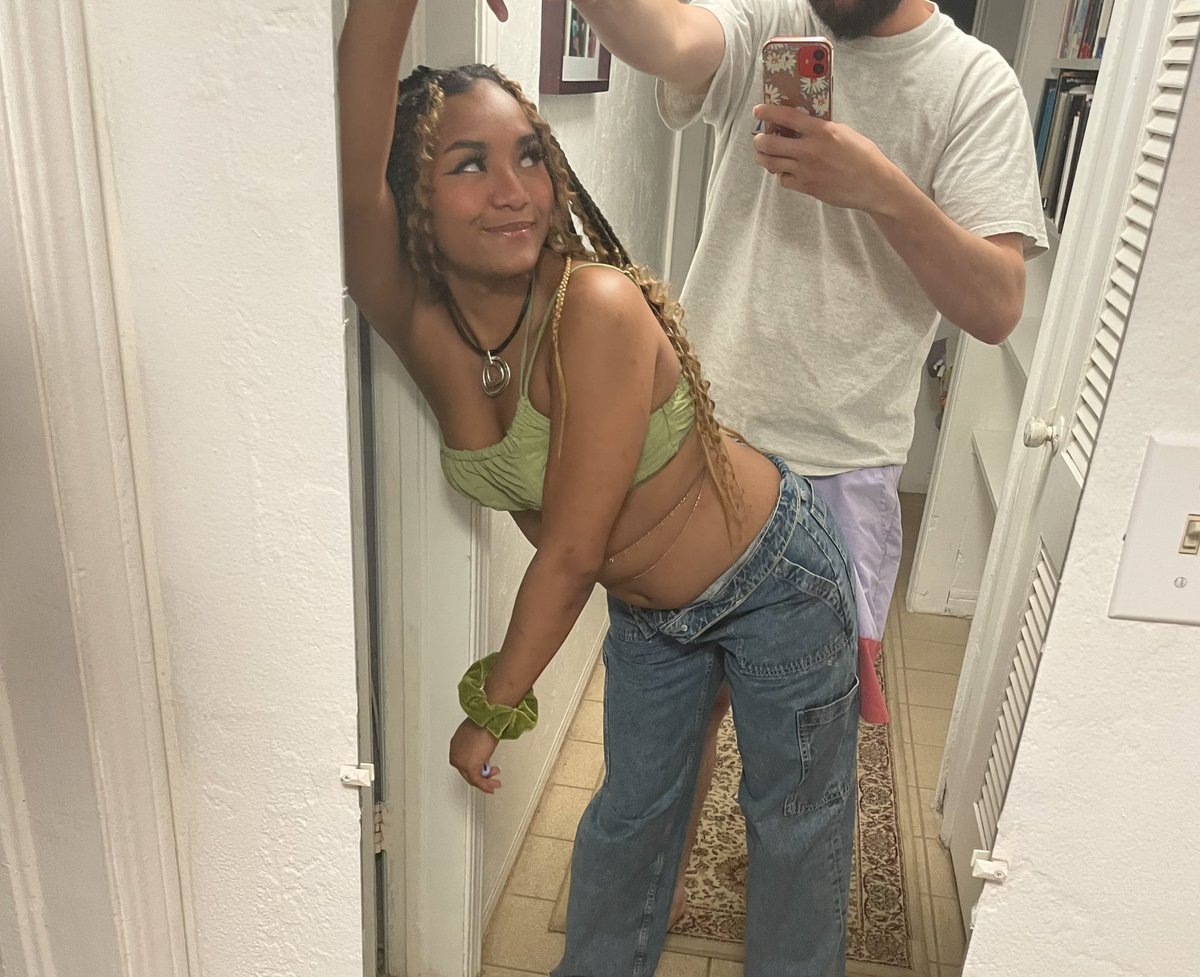 fakecrackk's tweet photo. The way I look at my man https://t.co/5e0lDm4k5c