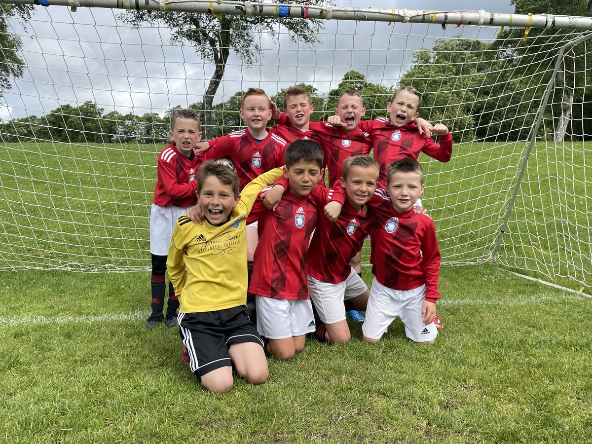 fernreaderX's tweet image. Football season done ✅ these boys smashed it out the park! Super proud 🆘 ⚽️