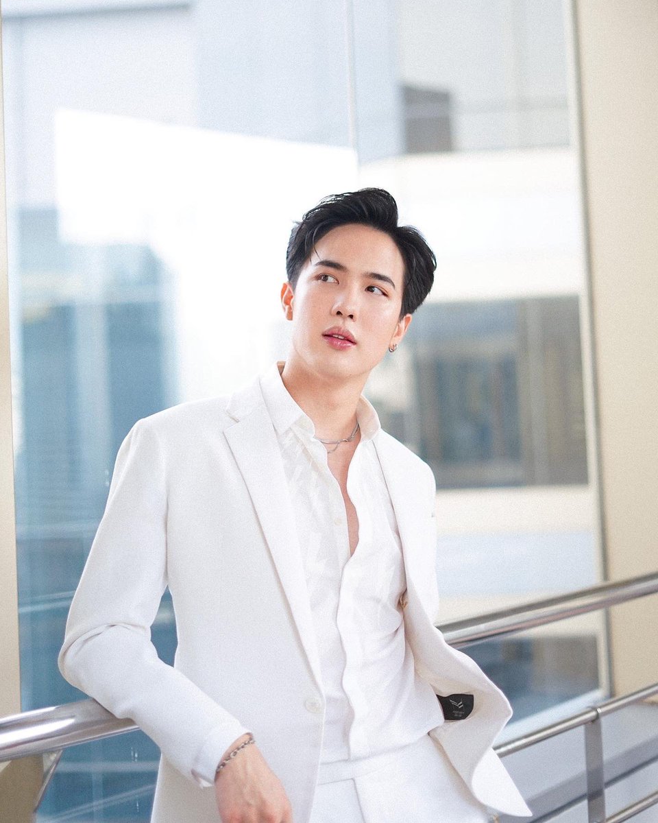 conversation_tl's tweet photo. หล่อไม่ไหวว 🫣🫣 

#ConversationThailand
#kovasin https://t.co/f2Ascbgdt8
