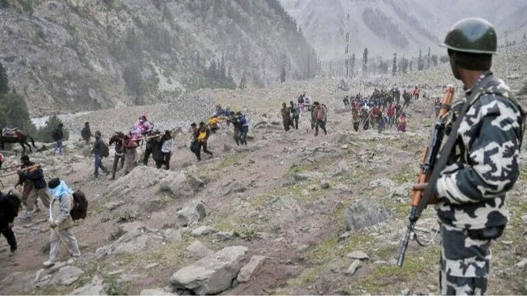 RadioChinar's tweet photo. Pilgrimage at both the routes would be monitored with the help of CCTVs &amp; drones
Every sector would be supervised by the team of officers from security agencies jointly
#mondaythoughts 
#MondayMotivaton 
@TahimaBeig 
@Snehtweets 
@Zeshansyed05 
@wasimmalikm 
@DALuv_e_Kashmir https://t.co/s6qgRGHui6