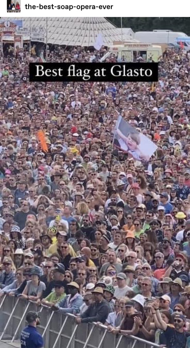 Real picture! Prince Louis is a pop culture icon now 😇

#Glastonbury2022 #glastonburyfestival2022 
#PrinceLouis