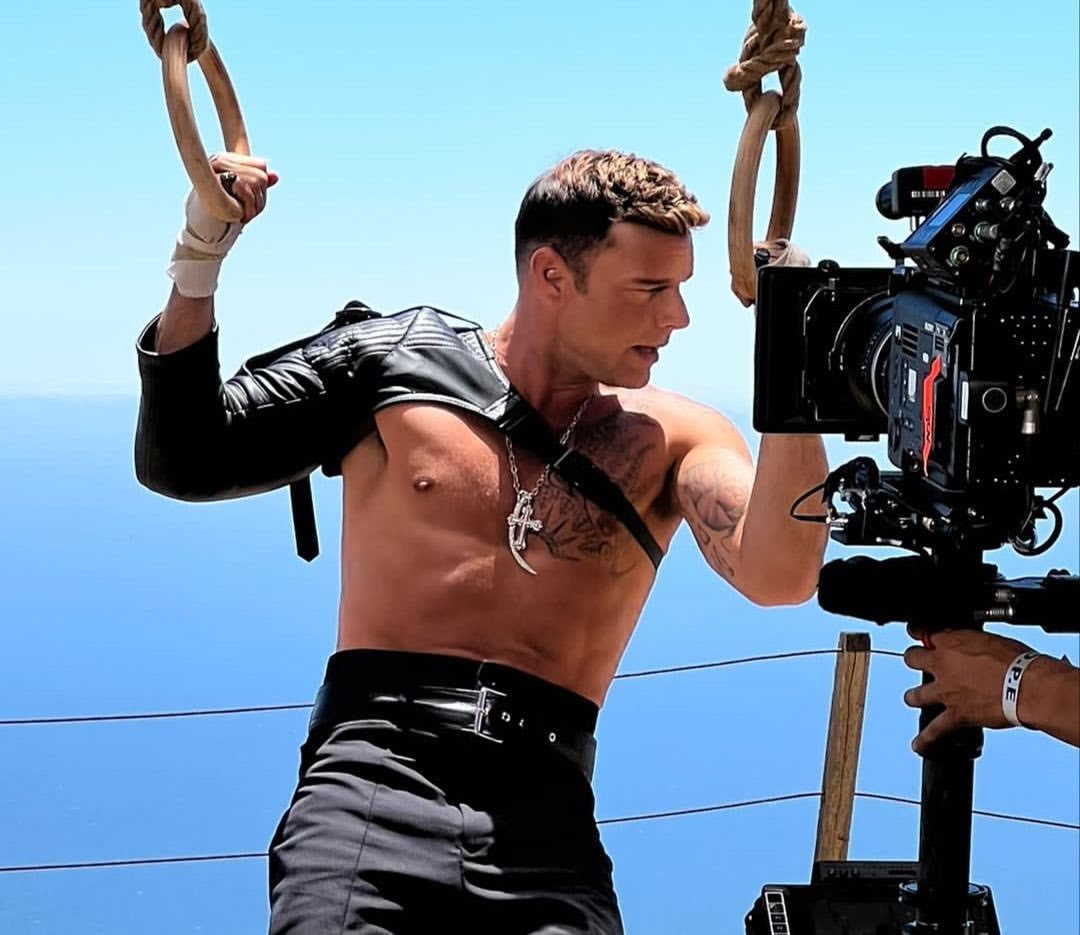 ricky_martin's tweet photo. In this photo, a little tease of what the video of my next single is going feel like. 

Directed by Carlos Perez @elasticpeople 
Styled by @dvlstylist 
Make up @barbaraguillaume 
 📷: @rondenepr 
Supervising producer: @jlvn1161 

Get ready for #PLAY https://t.co/dYGA9ZD3y2