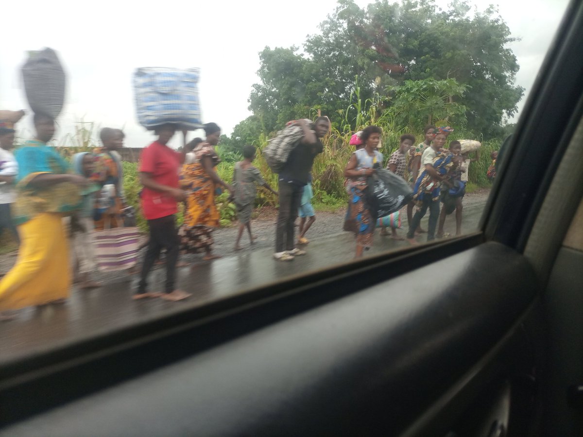 MbatradingCIL's tweet photo. The Federal Government @NGRPresident @HQNigerianArmy should come in Now... @senatorbenayade @ubifranklin1 
NKO Community Crisis in Cross River State is becoming outrageous. Everyone is running away!
#NkoAtWar
#Nkocity https://t.co/uNdgsxJVzm