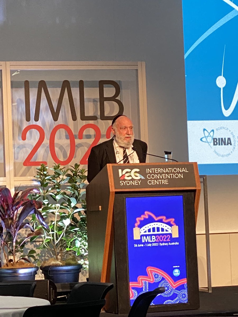 Wonderful to see Professor Doron Aurbach in 3D at #imlb2022.  Always  such great passion - talking about the renaissance of Li metal anodes in lithium batteries.