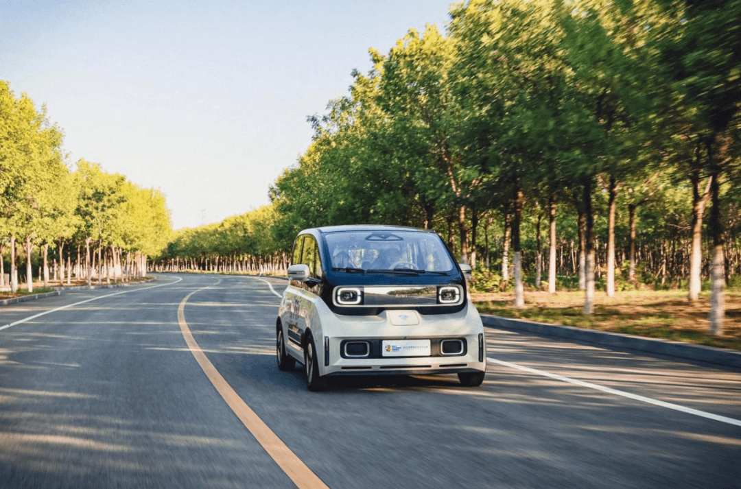 chinatechbite's tweet image. SAIC #Baojun&apos;s KiWi EV wins the two champions of the 2022 World Intelligent Driving Challenge #WIDC in #Tianjin: Smart parking Gold Award, Intelligent driving Gold Award. #EV #Tech #Car #Auto