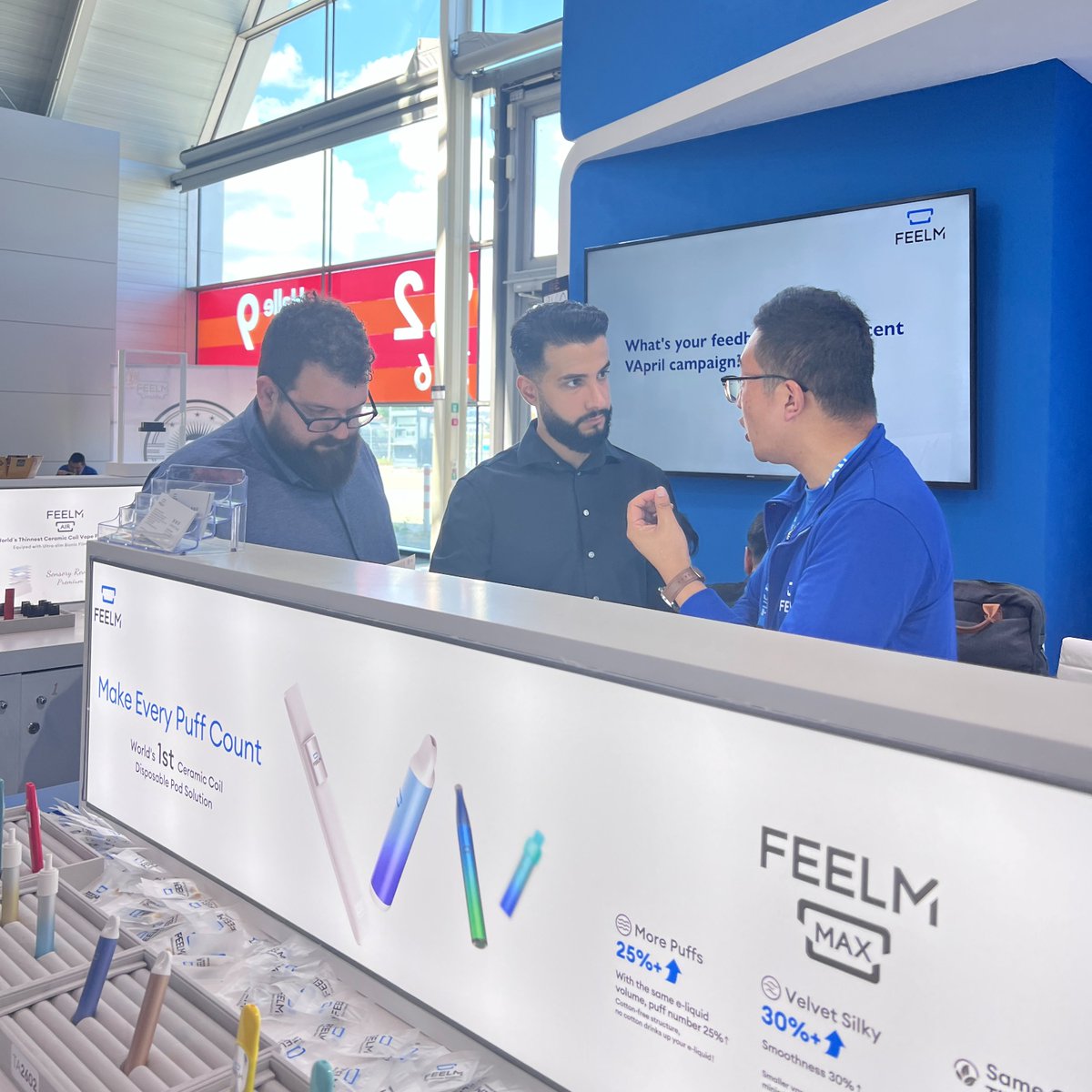 feelmtech's tweet photo. FEELM moment in #stuttgart
#feelm #feelmtech #feelmax #feelmair #vape #vapeshow #hallofvape https://t.co/U2YXD2APvT