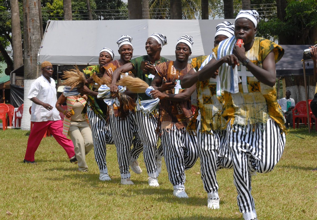 Northernghana's tweet photo. Northern Ghana

Everything in the universe has rhythm. Everything dances.

#northernghana #people #culture #Origin #BETawards2022 #JHOPE #instagramdown #tradition #TAEHYUNGxCeline https://t.co/O1wTjMpaq8