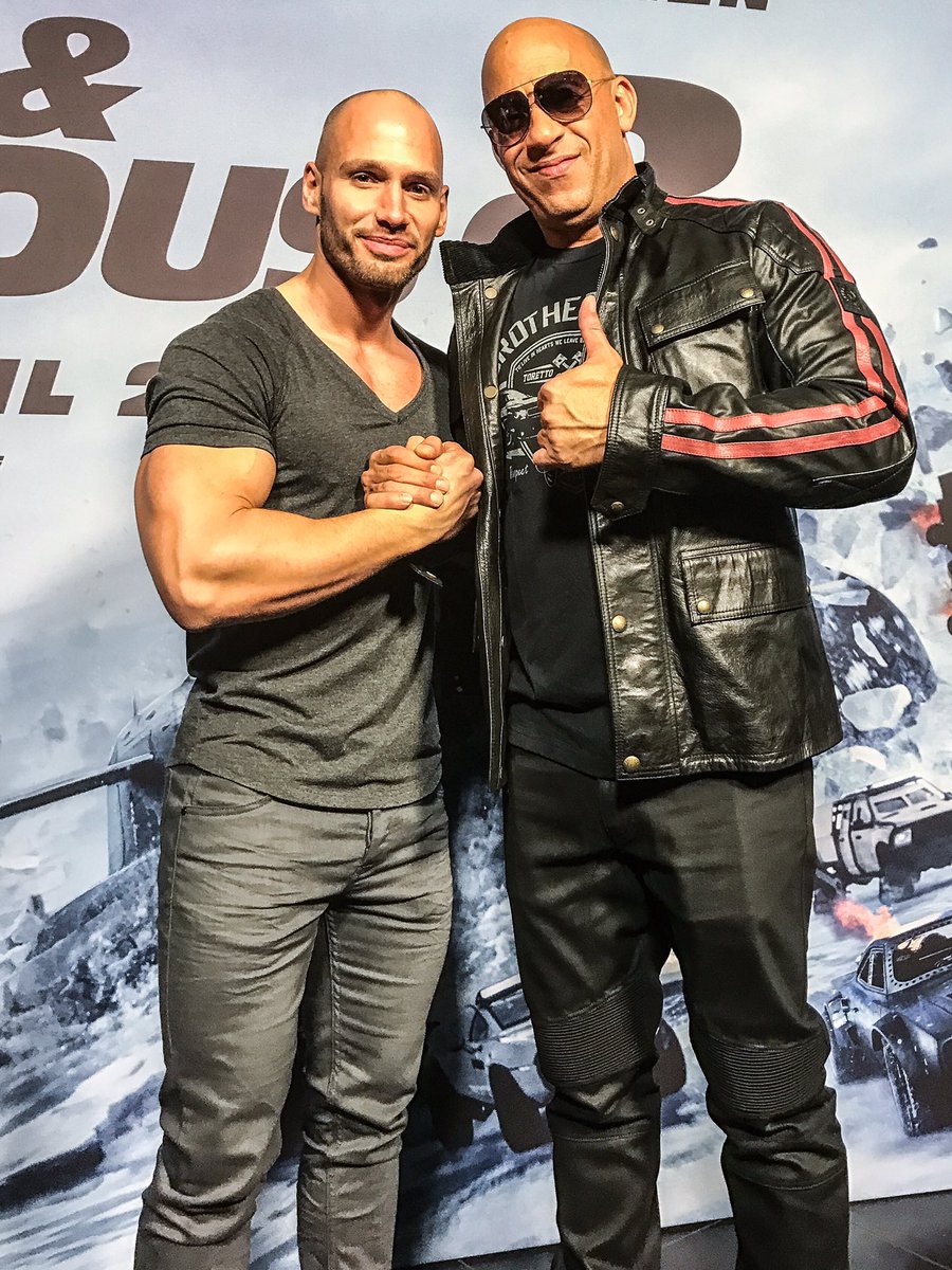 Hartebilder047's tweet photo. Uwe Schüder aka. "Flying Uwe" und
Mark Sinclair aka. "Vin Diesel" 
~Zeitpunkt unbekannt https://t.co/H5nmgGMV6m