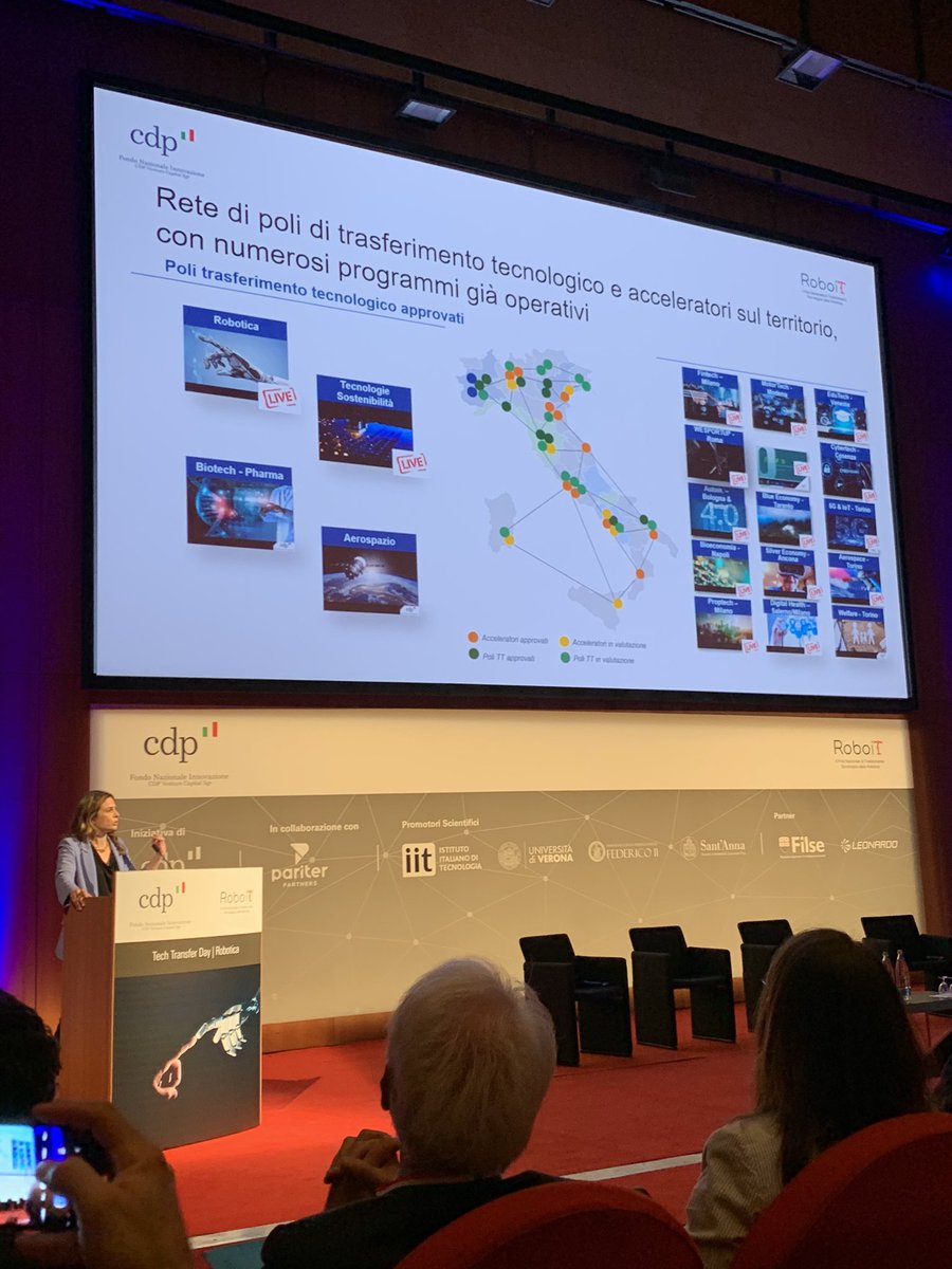 Marica_Nobile's tweet image. "Siamo primi al mondo per pubblicazioni nelle #LifeSciences, ma facciamo ancora poca impresa" dice @francesca_bria al 1* #TechTransfer Day di #CDPVentureCapital che mette in campo 275 mln + 30 del Fondo Europeo di Investimenti per sostenere il trasferimento tecnologico italiano.