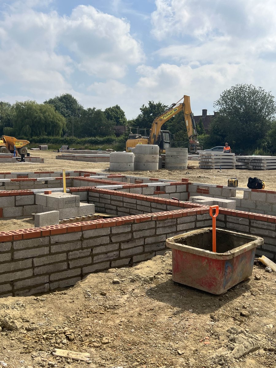 JarvisNewHomes's tweet image. The substructure blockwork is now complete on Plot 78  and we are waiting for  the floor beams.

This week the scaffolding will go up next so that we can start the brick work. #makingprogress #newbuilddevelopment