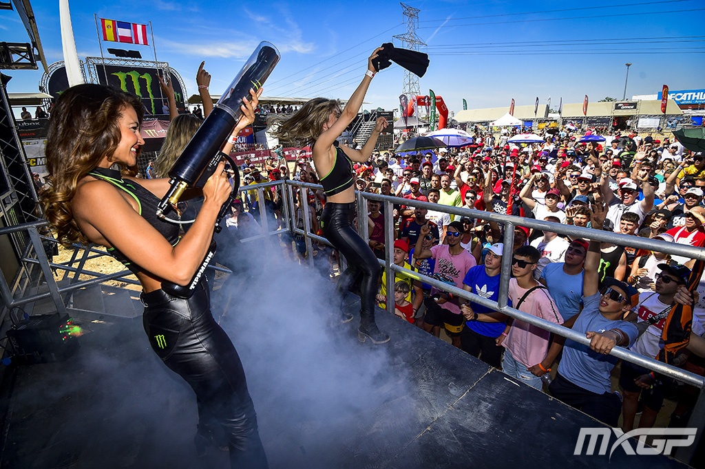 mxgp's tweet photo. Happy #MonsterGirlMonday as we look back on an epic @MonsterEnergy rig riot at the Spanish GP 🇪🇸 🎉😜

#MXGPSpain #MonsterEnergy #MXGP #Motocross https://t.co/yKM619m4CF