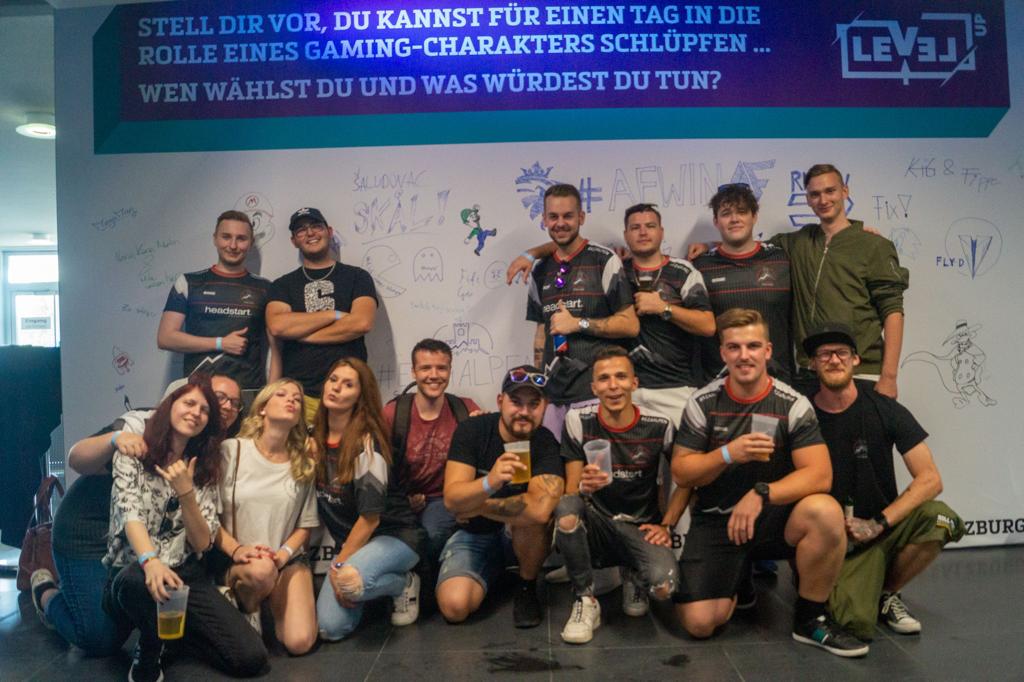 🏔️🏰LEVEL UP 2x22🏔️🏰

Nicht vergessen 👀
Am Freitag startet die <a href="/levelupsalzburg/">LEVEL UP - The Gaming Festival</a>!

Diese Jahr haben wir sogar einen eigenen <a href="/AlpenfestungOrg/">Alpenfestung Esports</a> Messestand (FSK16+ Area) und präsentieren unsere Sponsoren und den Verein 😎

Unser Stammtisch heißt jeden mit einem Bier willkommen 😉