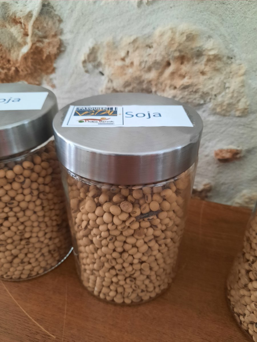 GroupeIsidore's tweet image. Le @GroupeIsidore vient de signer la lettre d&apos;engagement validant le démarrage d&apos;une nouvelle filière soja pour préserver la qualité de la ressource en eau 🌿

En 2022, la filière est opérationnelle et couvre 70 ha chez une quinzaine de producteurs

#agriculture #negoceagricole