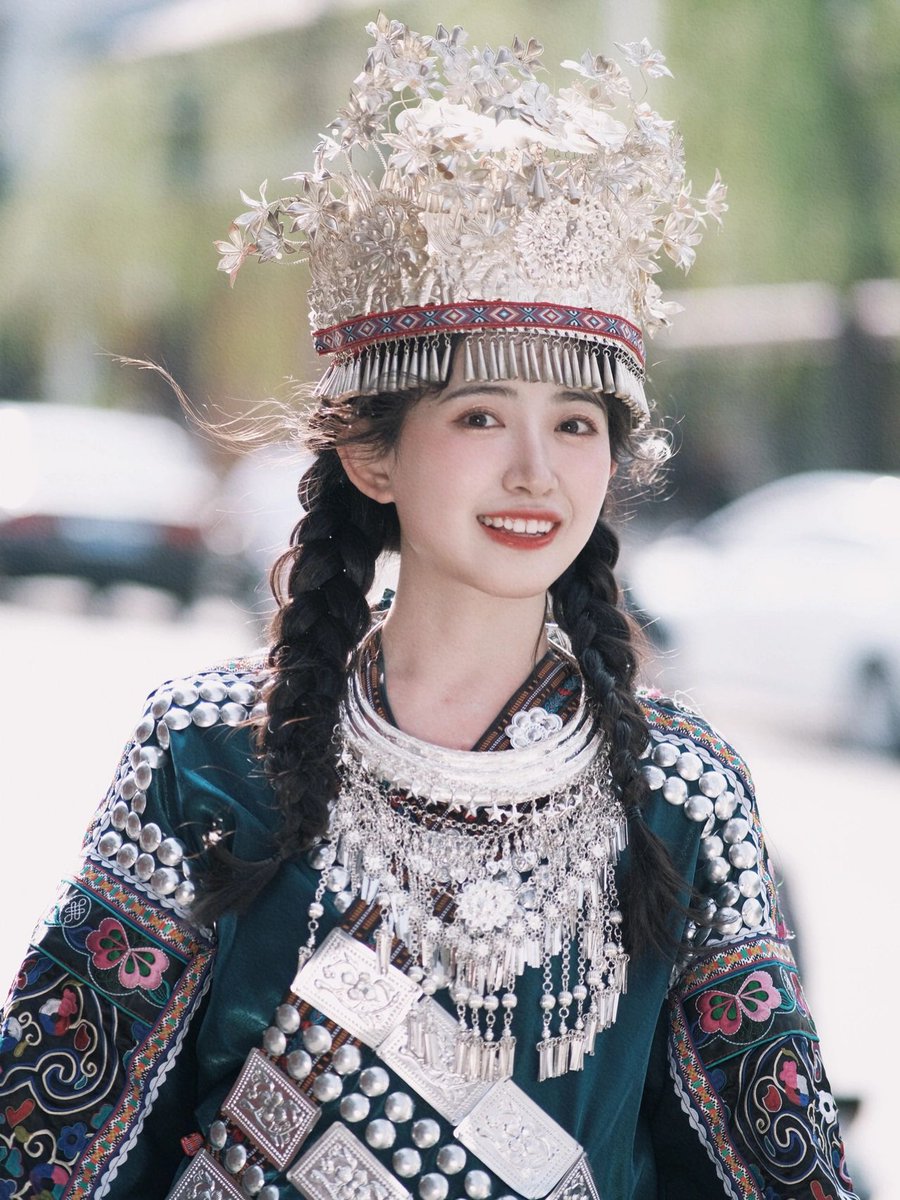 SichuanDaily's tweet photo. A Tujia girl in Miao costume.
Don't you think her smile brightens our day?
#costume #China #Tradititonal #culture #beauty https://t.co/Ivn6fnQgrS