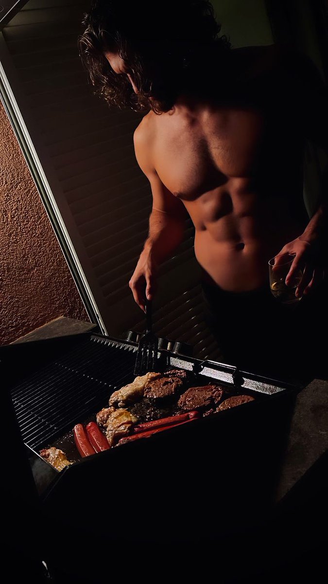 The man who cooks without his apron❤️‍🔥
#CanYaman #CanYamanMania 

Wanna know more about Can Yaman?
watch here - youtu.be/QbkcYpTlYqA