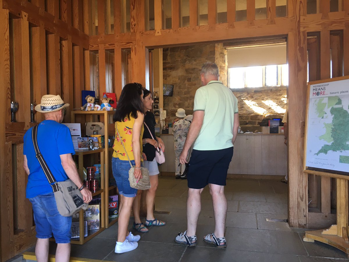 GailBorrow's tweet image. The visitor team @englishheritage’s @1066battleabbey are just the best! Enjoy your visit this week. Caroline offers #herstory tours around the site which take in the #MarieInTheMargins #videoinstallation funded by @ace_southeast @hastingsbc 
#MariedeFrance #WomenInTheirWorkspaces